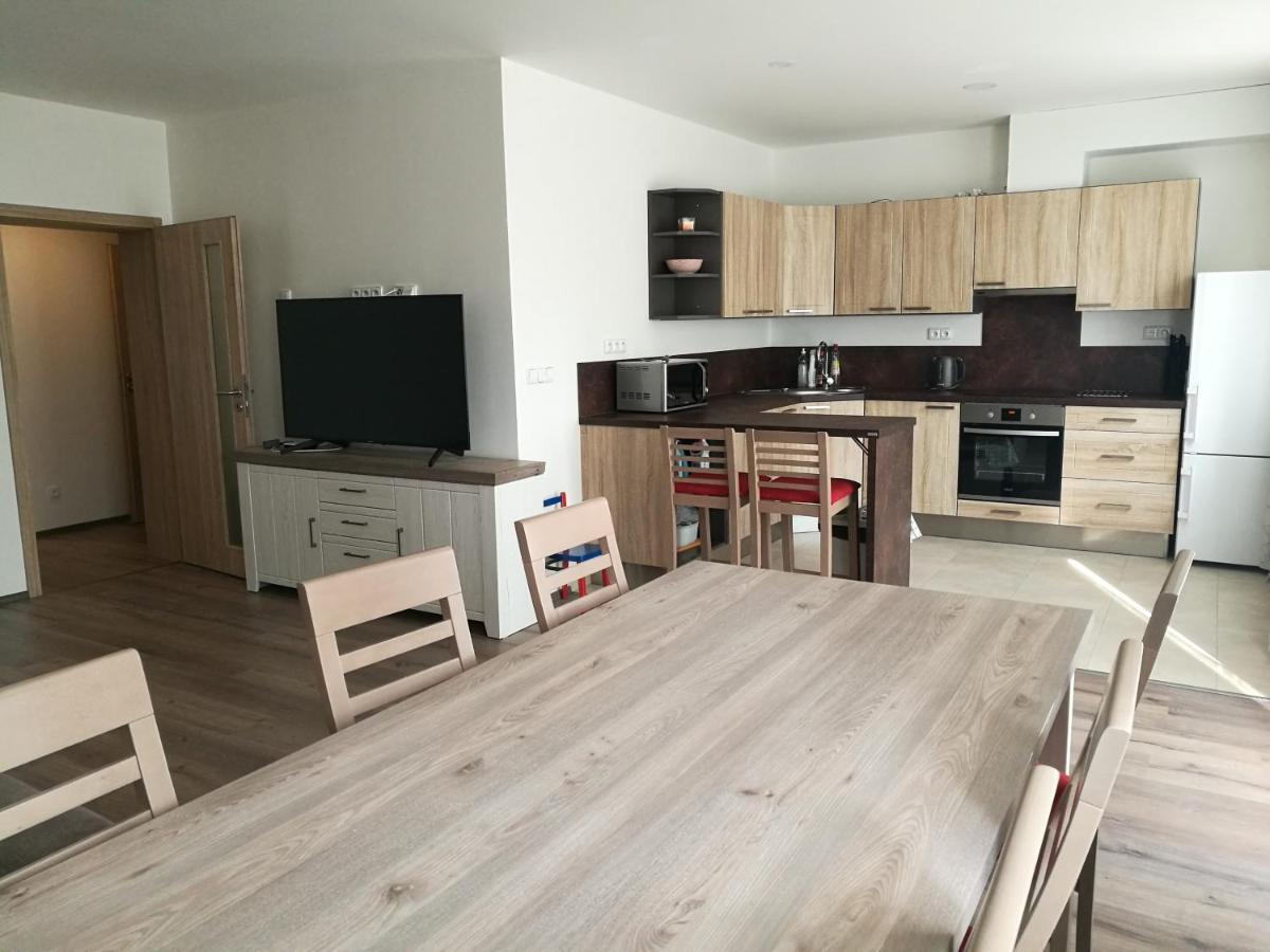 Apartman G4 Maty Frymburk Extérieur photo